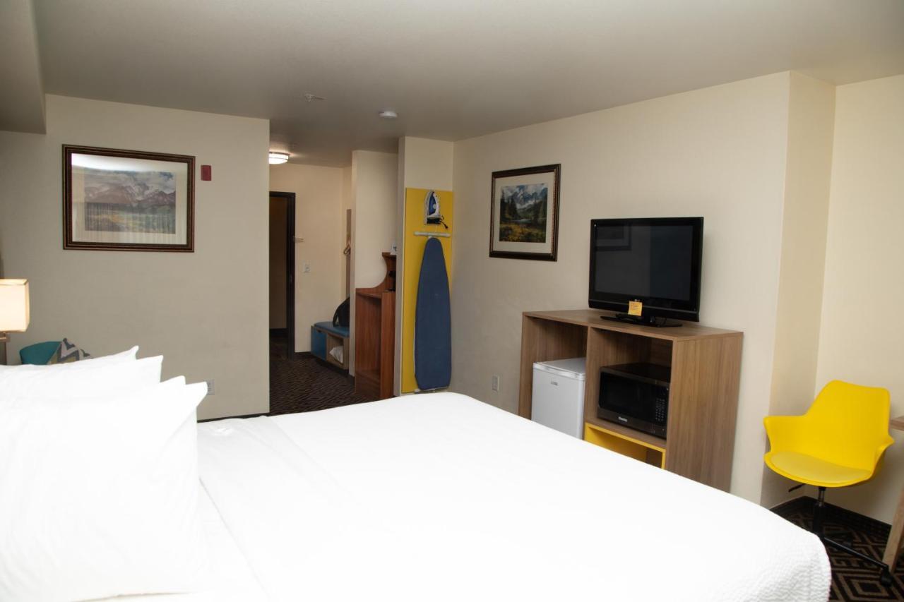 Days Inn By Wyndham Manitou Springs Bagian luar foto