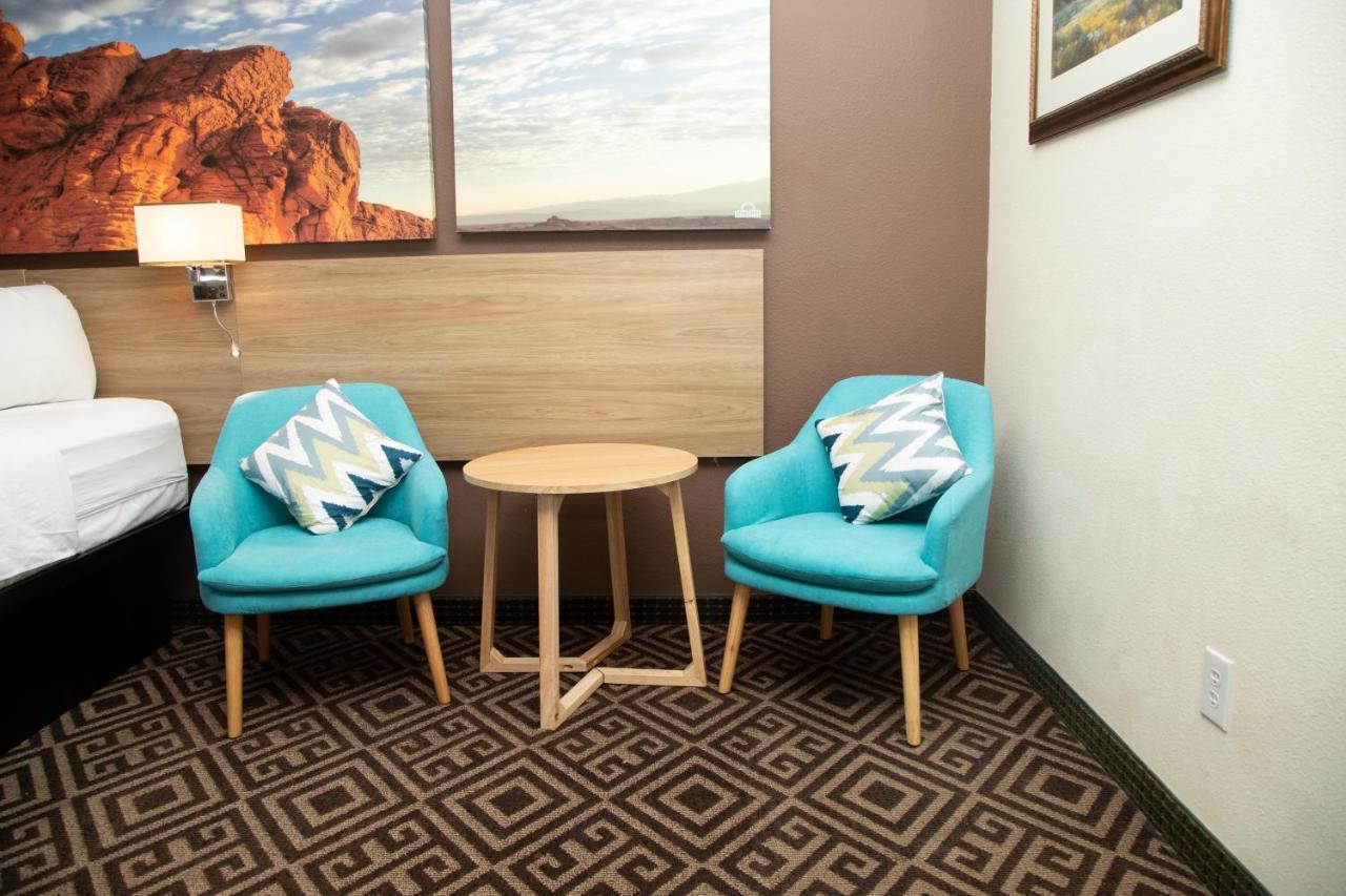 Days Inn By Wyndham Manitou Springs Bagian luar foto