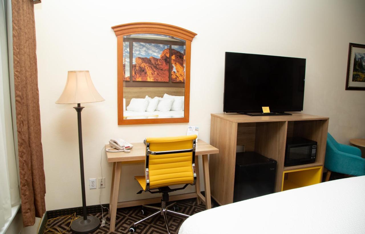 Days Inn By Wyndham Manitou Springs Bagian luar foto