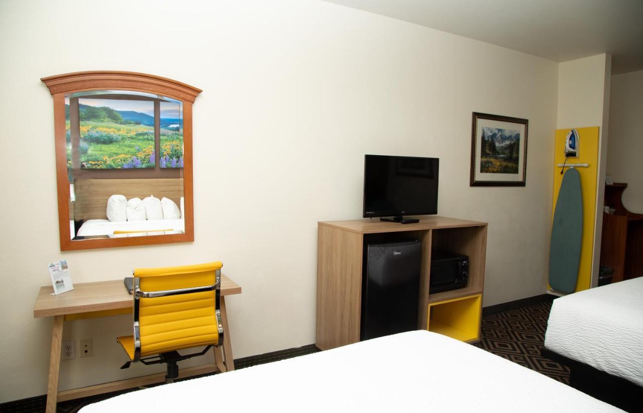 Days Inn By Wyndham Manitou Springs Bagian luar foto