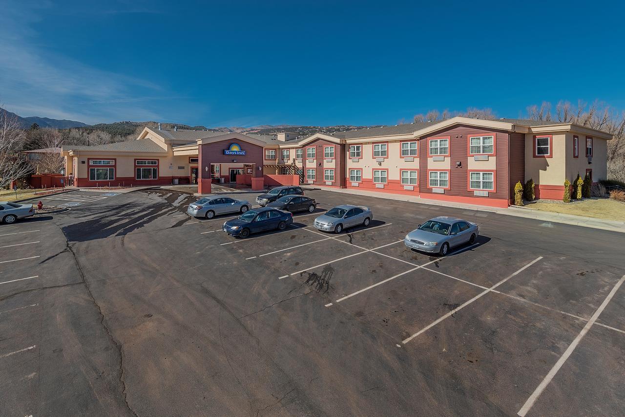 Days Inn By Wyndham Manitou Springs Bagian luar foto
