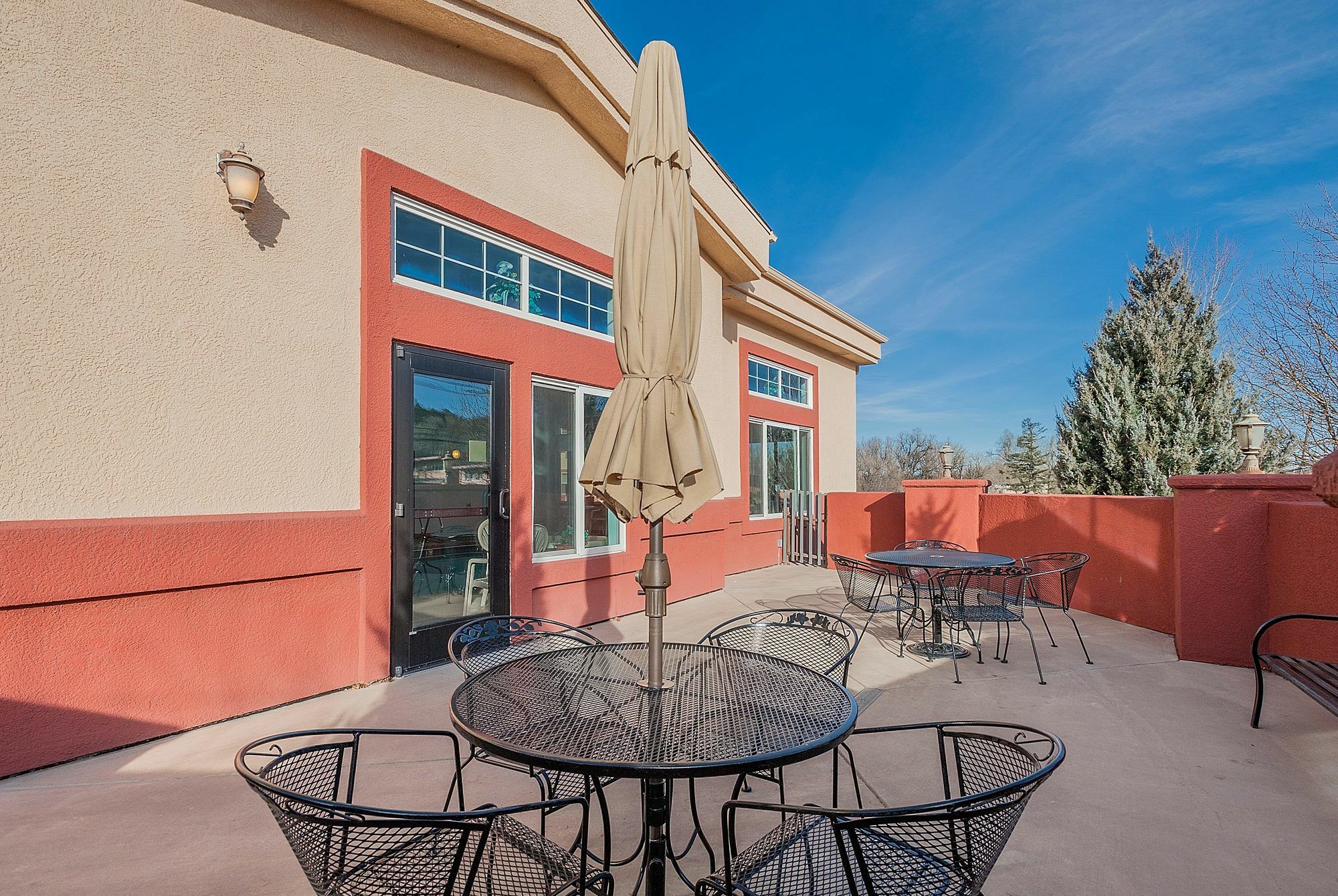 Days Inn By Wyndham Manitou Springs Bagian luar foto